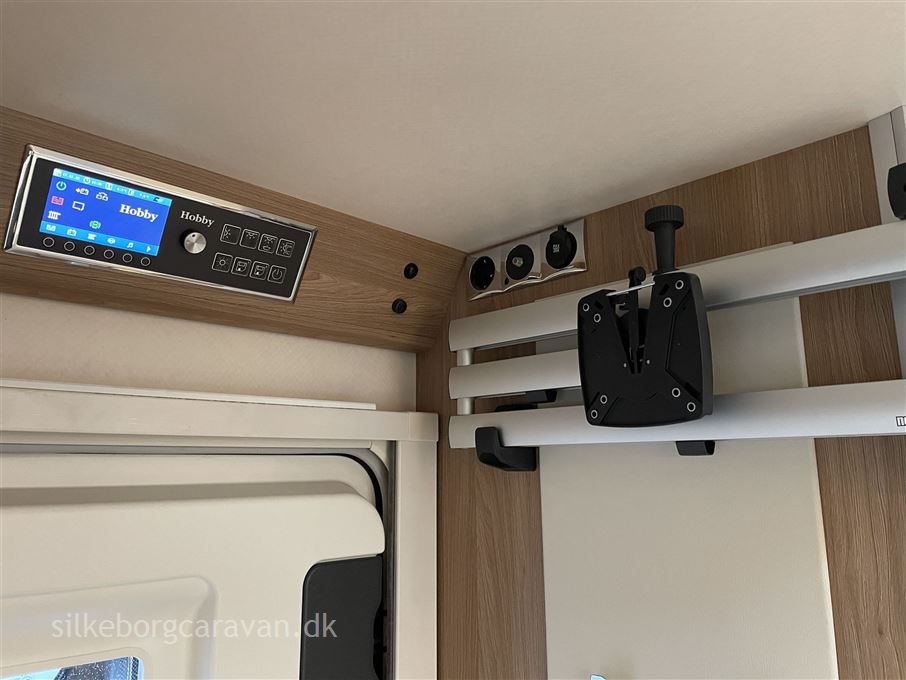 Hobby Optima De Luxe T75 HGE aut.